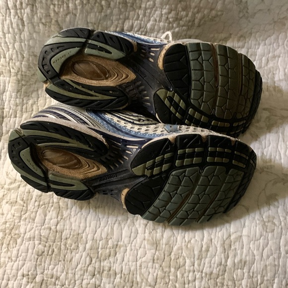 SAUCONY WOMENS RUNNING SHOES - Picture 4 of 5